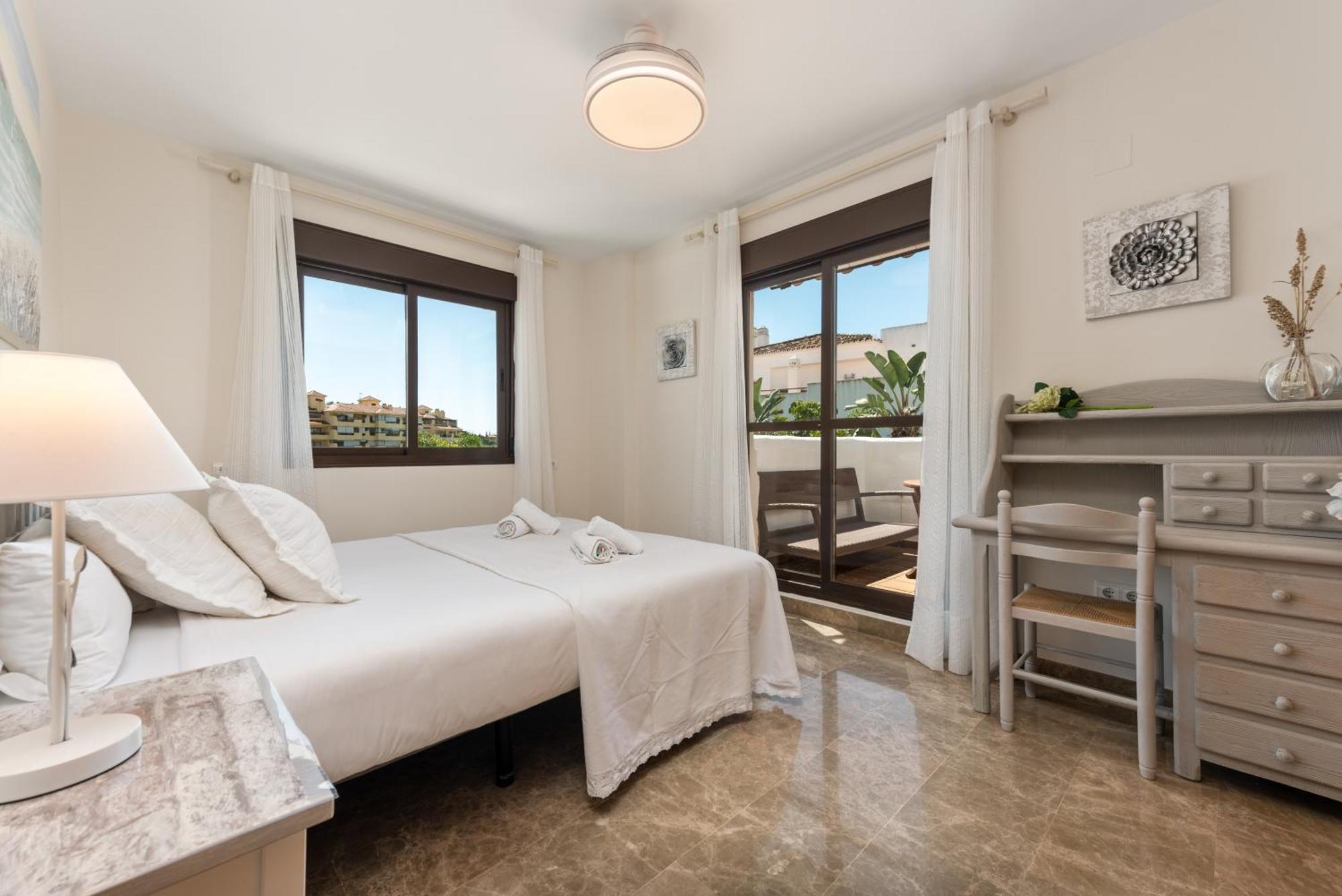 Bed and Breakfast Golf Hills Estepona Exterior foto